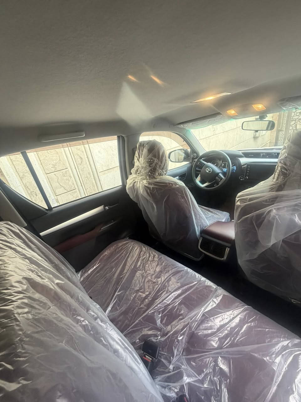 سلام عليكم بيك اب هايلوكس ناصي ساز باب اول ام الضمان
2021 كفالة من الشخط ولبارد ولتبديل شرط الفحص سيارة مخزنة 
رقم اربيل الجديد 
🎗المواصفات كير اوتوماتيك 
🎗كيلو متر  28 شرط الفحص 
🎗 دفع ثنائي . 2×4.
🎗 كشافات ( بروجكتور) 
🎗 شاشه كبيره.
🎗 حساس خلفي 
🎗 سستم ايرباك كامل 
🎗 اشاير بالمري .
🎗 ثلاث انظمه قياده 
🎗 تحكم مقود متعدد 
🔖 مطفأة حريق 
🔖 جك 
 عنوان بغداد زيونه شارع الربيعي 
السعر:270💵 وبي مجال حك الجية
***********☎️
