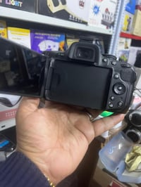 ‏كاميرا نيكون 5200 دي نظافة 99% مكاني بغداد السعر في الخاص 07768375593