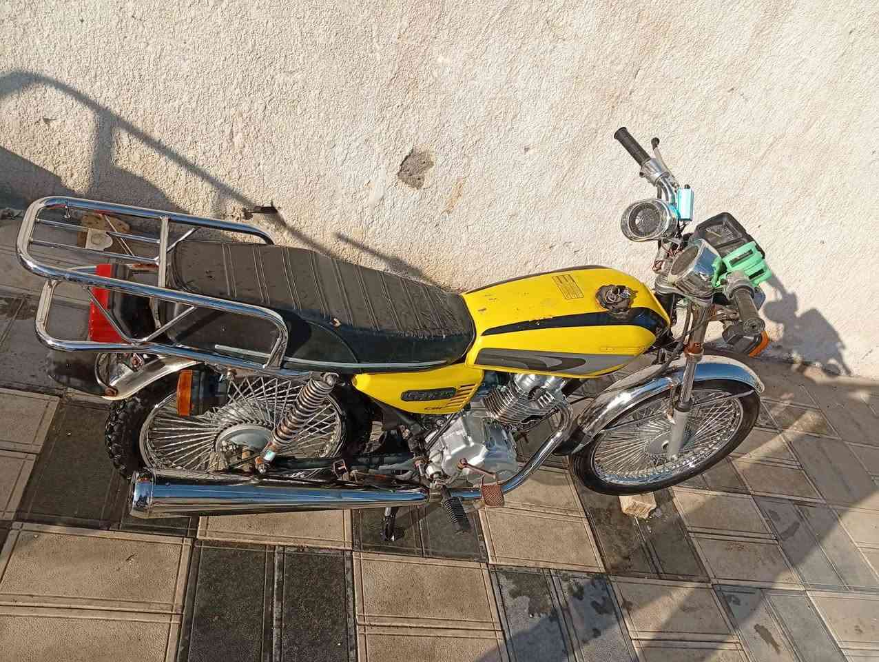 السلام عليكم دراجه البيع مديل 16مكينه 23 اوراق السعر 500مكان واسط قضاء الحي رقم ***********
