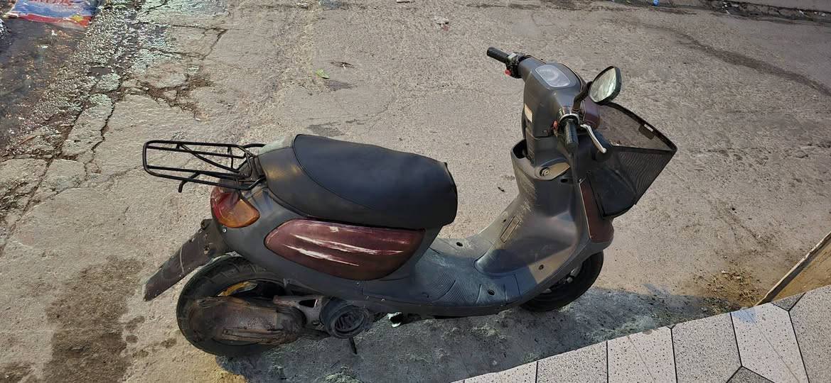 اسلام عليكم موطور نفخ نضيف سعر160 بي مجال 
ما عايزو شي معمر مره شاصي شرط مايصرف بانزين قطاره
ويرمنيه شقاله هورن سلف بس يعوزو باتري  *********** 
كيج السرعة شقال بس نكطعت القومجه 
تواير جديدات دبلات كلهن شقالات 
مكاني موصل جانب ايمن

