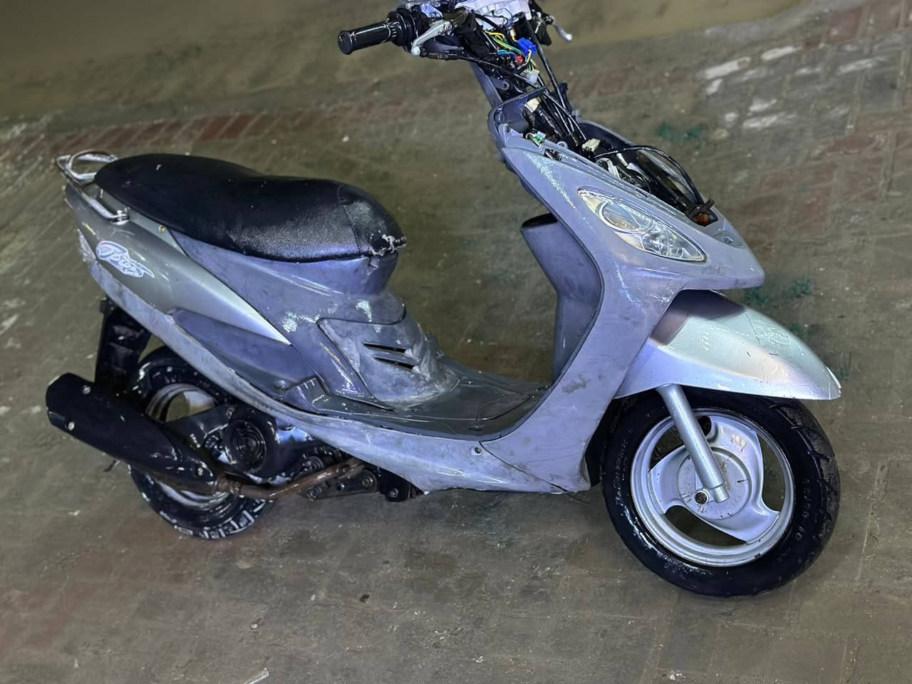 سلام عليكم شباب ماكس منغولي دراجه كامله مكمله تجي تنكر وتطلع وين متروح شبابا لتوضيح دراجه بيه حادث بس ما متذيه بس ماشه لايت وبجم موجودات خير من الله دراجه متواجد على وتساب رعم *********** سعر خاص المو شراي لا تعبني
