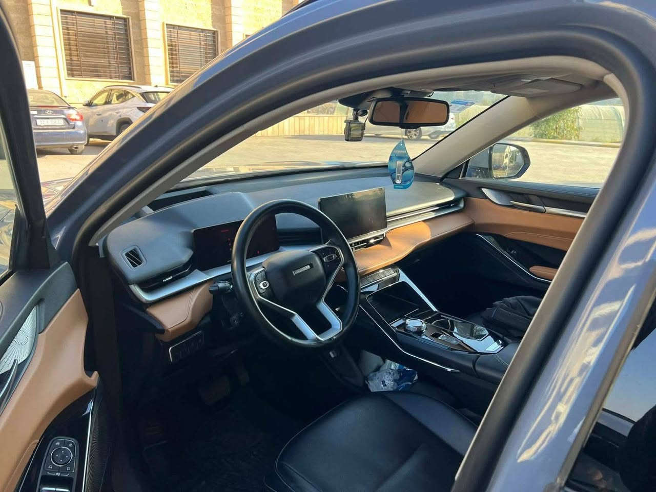 السلام عليكم
Haval H6 2024 هايبرد
رقم نينوى 
ماشية ٤٥ الف 
السعر ٢٨ مليون 
للتواصل: ***********
