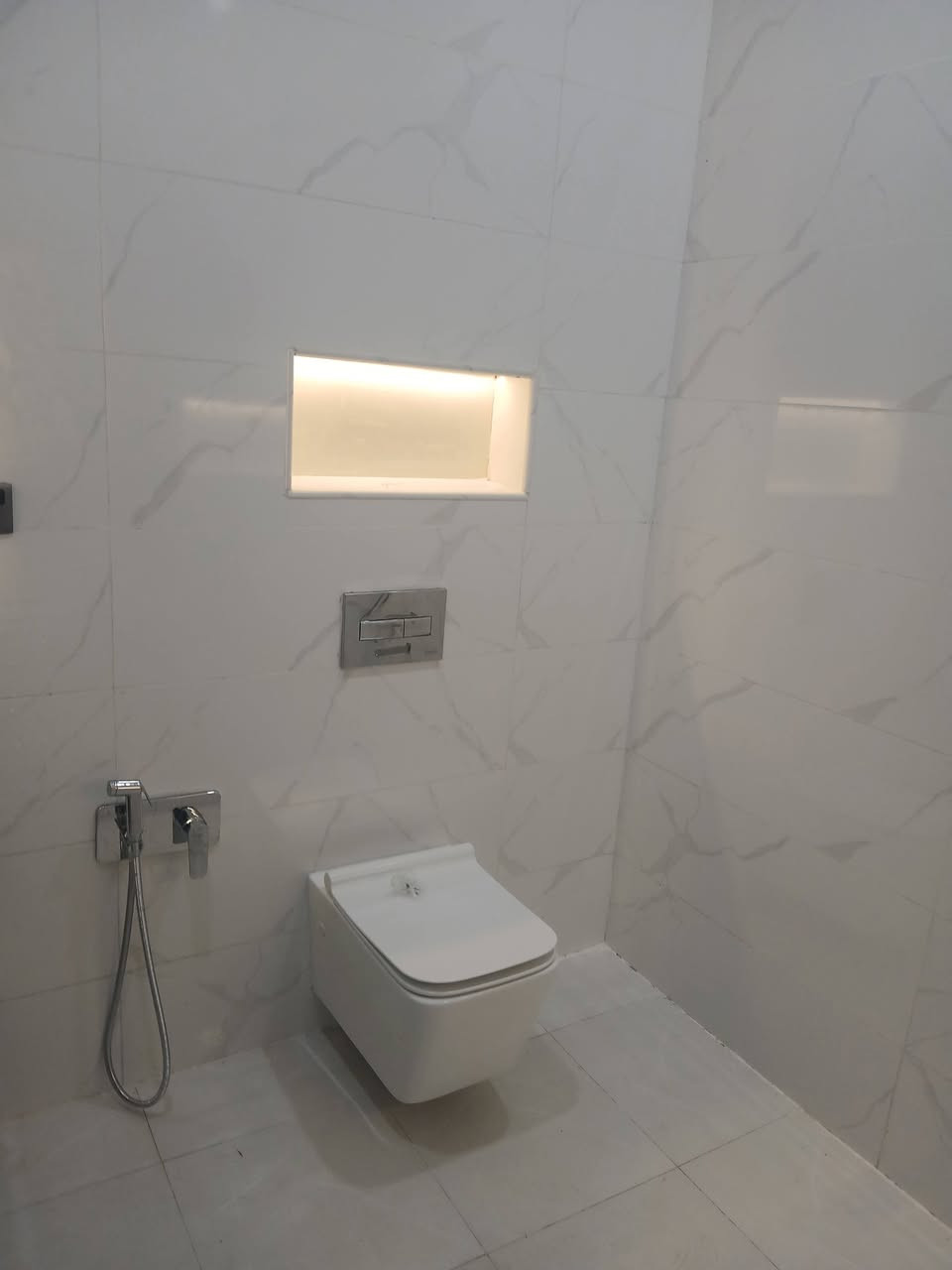 السلام عليكم تأسيس صحيات عامه ماء ومجاري تقطير سبالت بنضام حديث جزء من عملي للاستفسار 
***********
