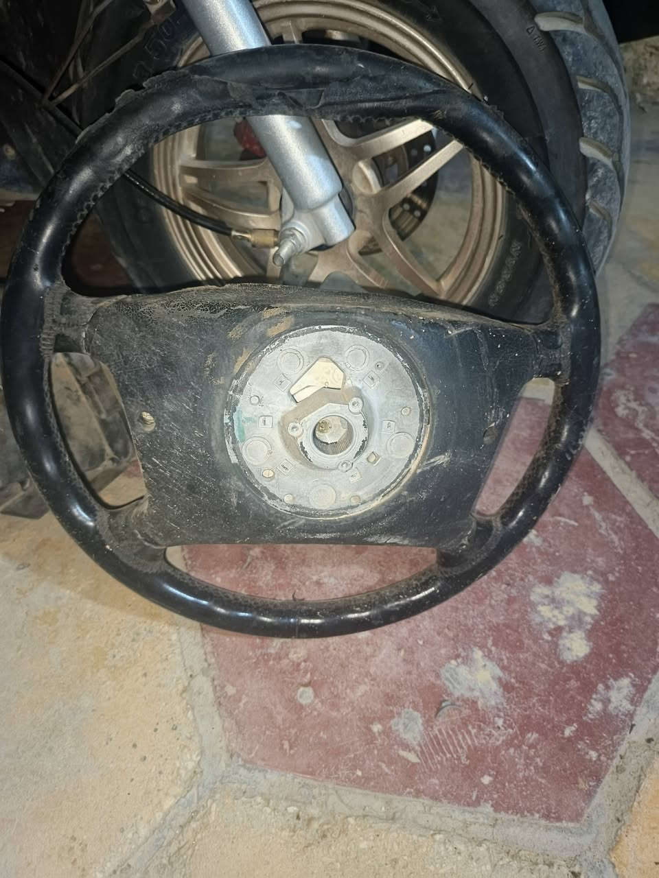 السلام عليكم
غراض BMW خفاش للبيع 
اللايتات بيهن منظومة زنون بس عالي وعوزهن جامات وبيهن قواعد مكسوره 
والدرگه عوزها شريط
والبك لايتات بدون كلوبات
قيم وخذ عجبني سعرك ابيع
مكاني كربلاء


**إذا كنت صاحب هذا الإعلان وتريد حذفه لأي سبب، رجاءا أرسل رسالة إلى الدعم الفني**