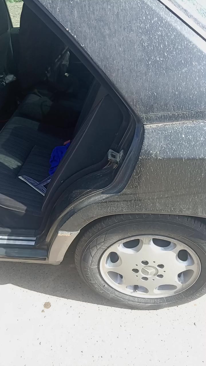 مارسدس دب موديل ١٩٩١ تبريد اصلي محرك اصلي ٤ عنكبوت مراوس مع دب محرك بطه 
محرك بطه


**إذا كنت صاحب هذا الإعلان وتريد حذفه لأي سبب، رجاءا أرسل رسالة إلى الدعم الفني**