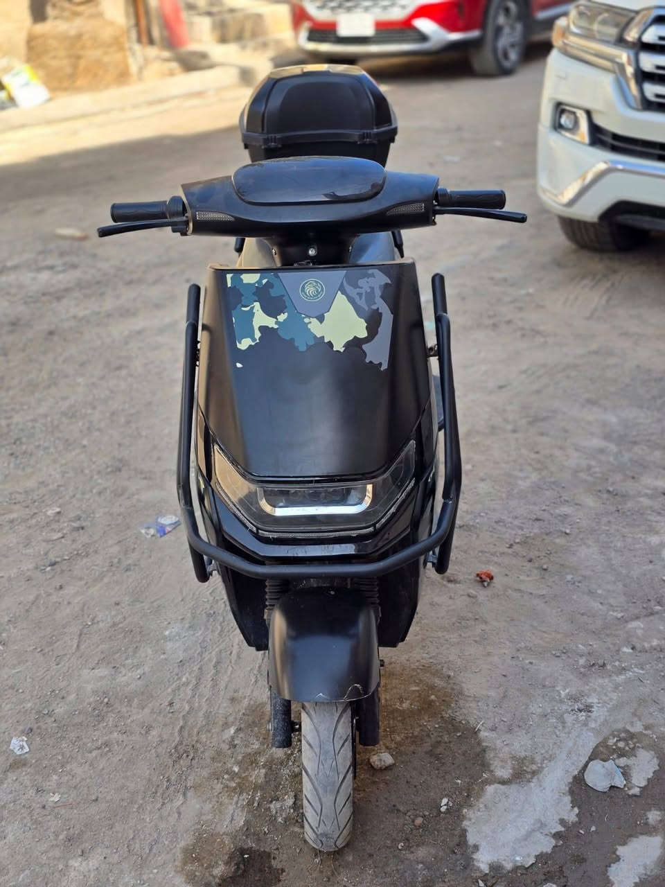 السلام عليكم دراجه سكنس شحن لبيع السعر ٥٠٠الف دراجه كامله خير من الله فقط جملاغات متضررة العنوان الخطيب الزراعي الرقم *********** متوفر وتساب
