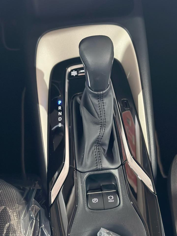 كورلا هايبرد ساز 2024 

نظام مقترض وكفيل نفس البيت خوان وكالة عامة باسم المشتري

السيارة كفالة عامة عده رصعتين 

السيارة ماشية 95

المواصفات 
اتو هولد سايد بريك بصمة
حساسات 
مري شفط
كامرة 
دخول بصمة جهتين
شاحن واير ليس 
تشغيل بصمة
الرقم ***********
السعر 170 بيها مجال
