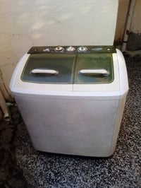 غساله نظيفه وشغاله للبيع الاتصال ٠٧٧٠٤٣٥٤٠٠١