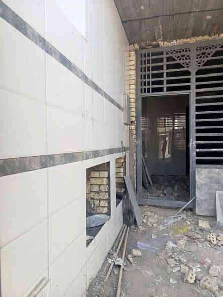 ياالله 

يوجد لدينا بيت للبيع حي ميسان قطاع 23 شارع الجامع مساحه 125متر طابقين يحتوي على غرفه وصاله واستقبال ومطبخ وصحيات والطابق الثاني يحتوي على غرفتين وصاله وصحيات صب كونكريت ارضيه بورسلين جدران لوح بورسلين بناء جديد درجه اولى 

ملاحظه يسلم البيت خلال فتره أقصاها 40يوم 

السعر المطلوب خاص 

للاستفسار والمعلومات الاتصال بنا ع الارقام التاليه 

***********

***********

***********

او مراجعه مكتب ألروان للوساطه العقاريه والمقاولات العامه 

عنوان المكتب حي ميسان ع الشريط قرب صيدليه الشراع 

عندك بيت عرصه للبيع راسلنه وات ساب وتدلل
