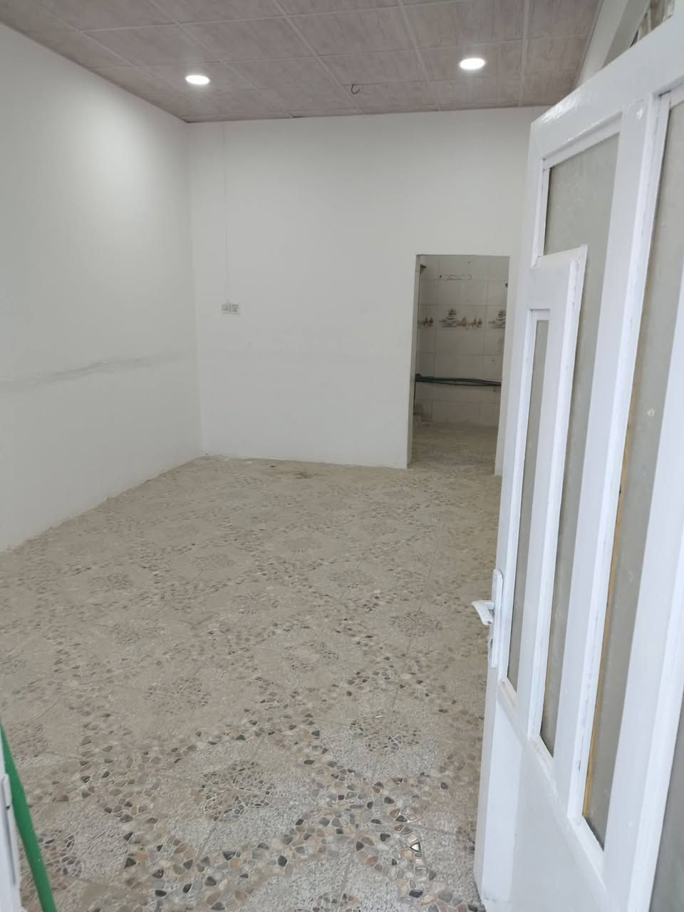 السلام عليكم
بيت للايجار شارع شفلات وره اسواق العبدلي غرفه وصاله واستقبال وتخاريج داخل وخارج ومطبخ استفسار واتساب ***********
