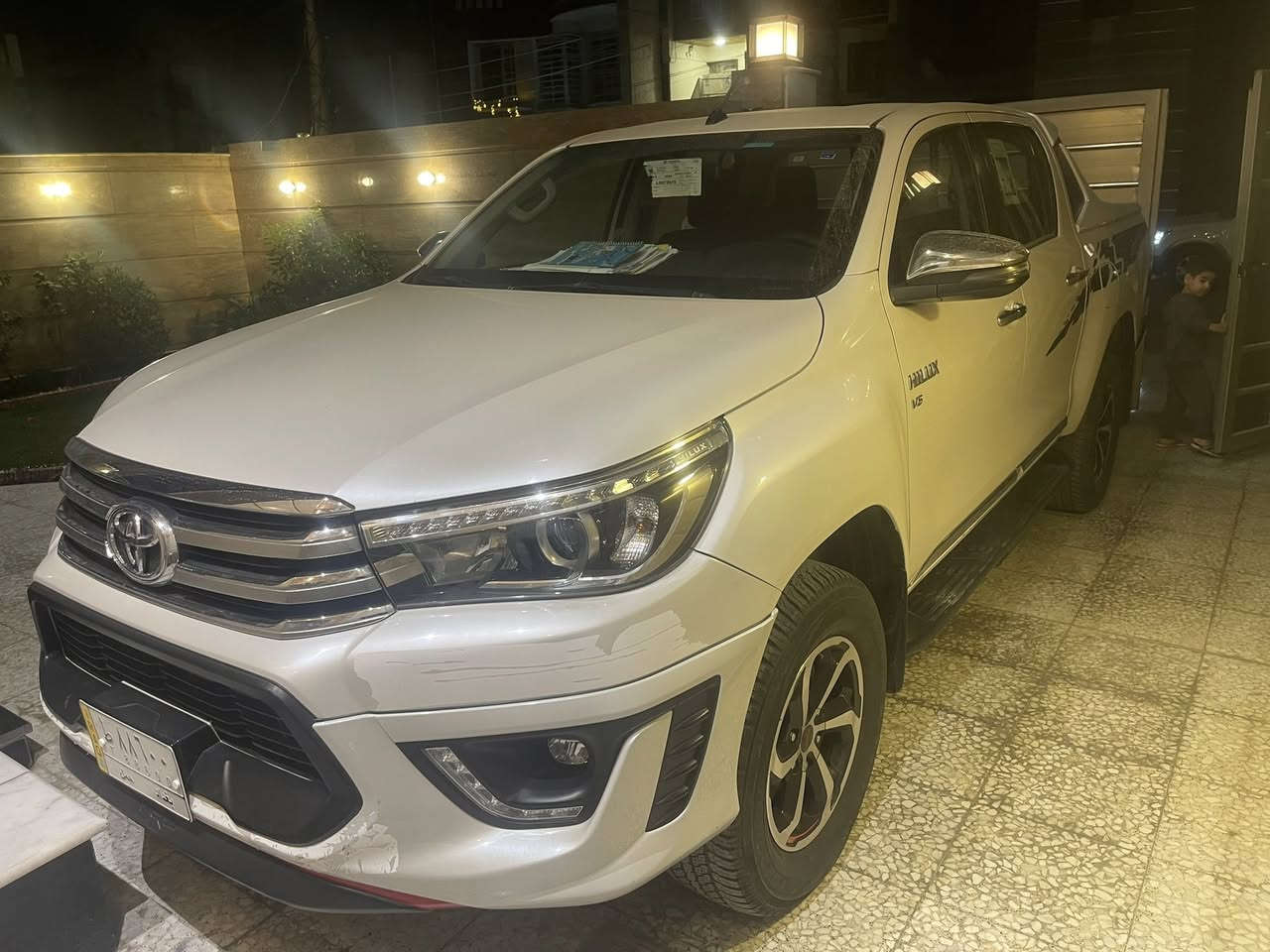 للبيع تيوتا هايلوكس 2020 سعودي اصل ام المنفاخ 6سلندر TRD رقم بغداد مميز بسمي تحويل مباشر ماشيه 73 ألف بوضع الزيرو على ايدي من الشركه مكفوله من الصبغ والبارد والشخط والجكه سعرها 335 وبيهه مجال لشراي مكاني بغداد العامريه الاستفسار ‭٠٧٩٠ ١٦١ ٥٠١٤‬
