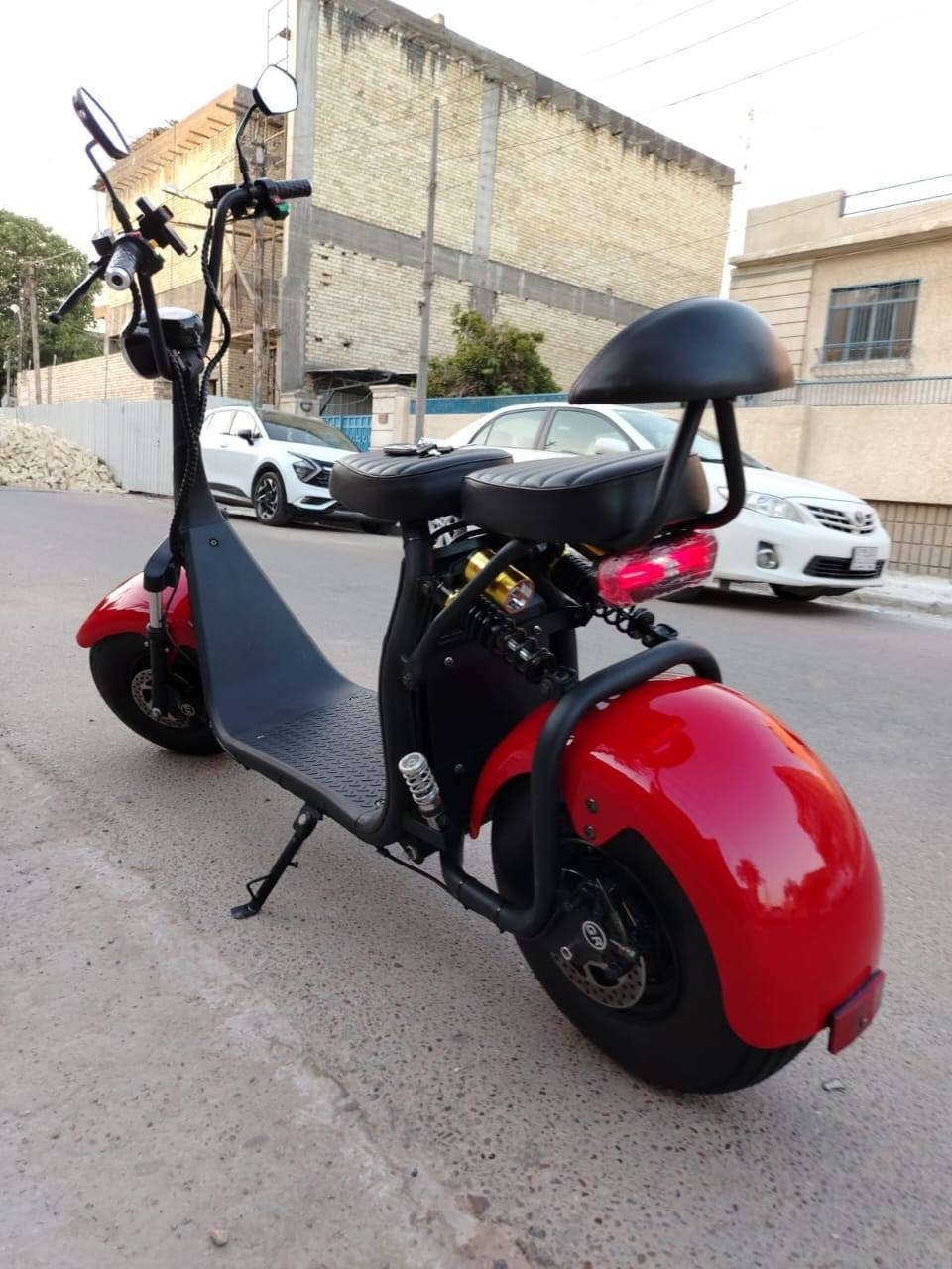 السلام عليكم دراجه شحن هارلي ديفنسون الحجم الضخم جديده جدآ حالها حال بالكارتون استخدام قليل تجي بطاريه ليثيوم محموله مشحونه 8 مرات بيها ضمان ٦ أشهر عمرها الافتراضي بحدود ٣ سنوات. 
كارت bms ذكي يربط عن طريق الموبايل ينطيك معلومات البطاريه بالكامل.
ملف 1500 واط.
ثلاث تحويلات سرع سرعتها 60 حقيقي.
تحمل وزن 200 كغم.
مكاني بغداد جادريه.
السعر ٧٥٠ الف.
***********    موجود واتساب
