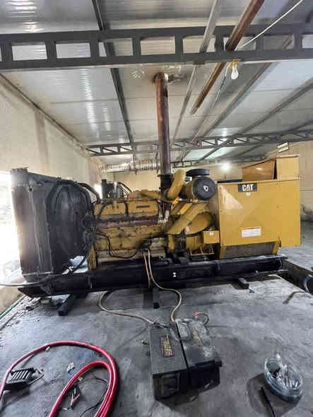 السلام عليكم مولدات caterpillar أصليات للبيع وحدة 650 KV و الثانية 900 KV  مكانها بغداد مشتغلات اكثر من 3000 ساعة فقط و مسويلها صيانة قبل فترة يم ابو زهراء المعروف بصيانته و قطع الغيار كلها من دبي حتى مو منا الي يحب يتواصل وياي خاص او واتس او اتصال و يتفضل يشوفها و يفحص بنفسه 
*********** واتس
***********
