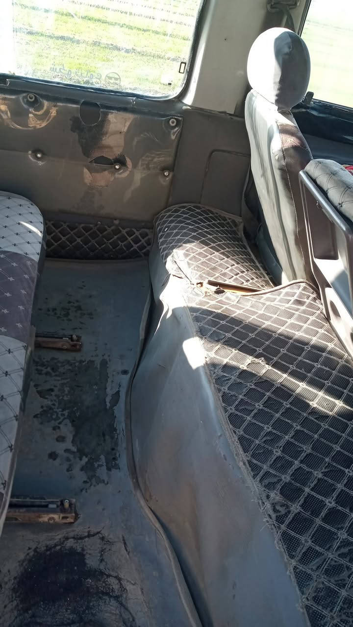 سلام عليكم كيا بريجو للبيع موديل 96 رقم بغداد انكليزي سياره باسمي مكان بابل سعر 55 رقم ***********
