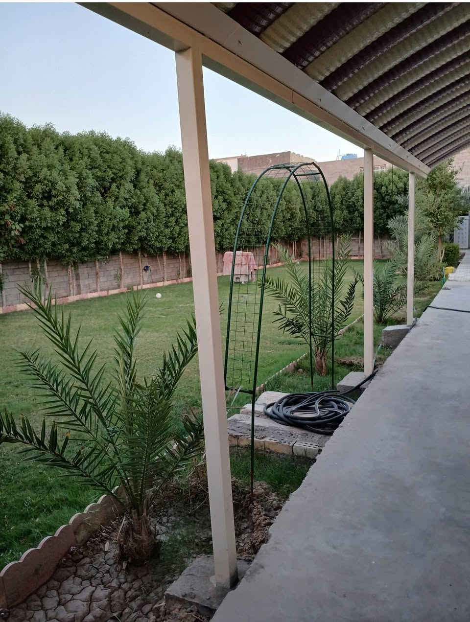 دار للبيع المساحة ١١٠٠ ومساحة البناء٢٢٥ الدورة البوعيثة مجمع النسور خلف أسواق جيهان و٢٥ للاستفسار ***********
