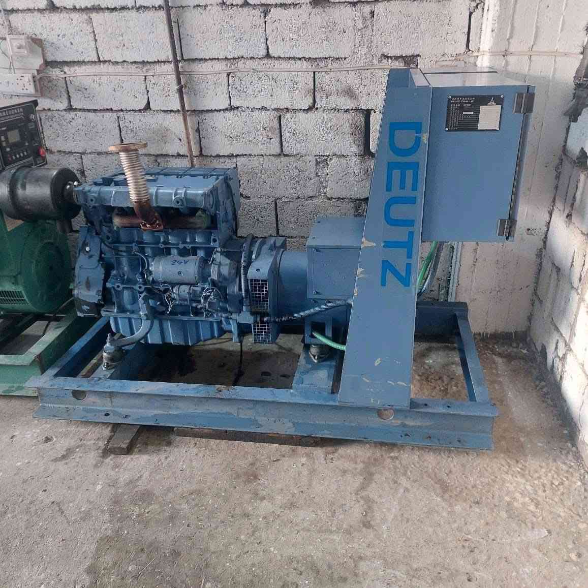 Duetz-27kva 
دويس الماني صفر ٢٧كيفي توليد leroy somer  اصلي مولد صفر زيرو  
سعر ٢٨ ورقة-
*********** WhatsApp
