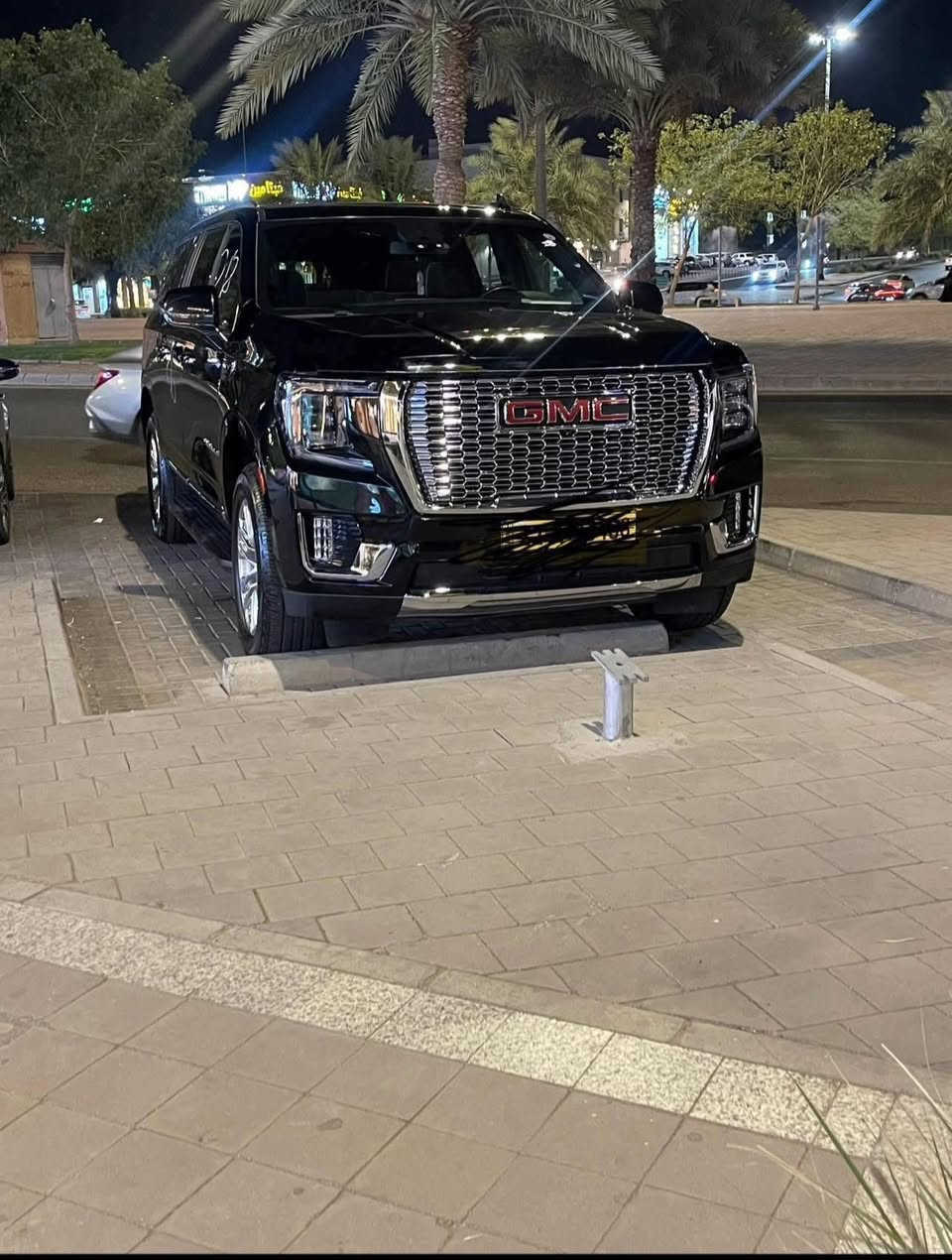 السلام عليكم 
GMCشاصي طويل يوكن 
مديل 2023
سياره فول للاخير 
شاشه جبيره  شاشه دجيتل الكتروني سياره فول للاخير سياره ما نازله للشارع وما مشتغله خط ابد سياره جديد بمعنى الكلمه ماشيه100الف  بس رقم اربيل لون اسود جنطه كهرباء سياره فول فتحة سقف 
الحادث بنيد دون دواخل شرط موجود صور الحادث راسلني ادزهن الكً
بدون امراوس   
شراي خابر ***********
مكاني صلاح الدين  
سعرها 450 ورقه بيها مجال حك الجيه
