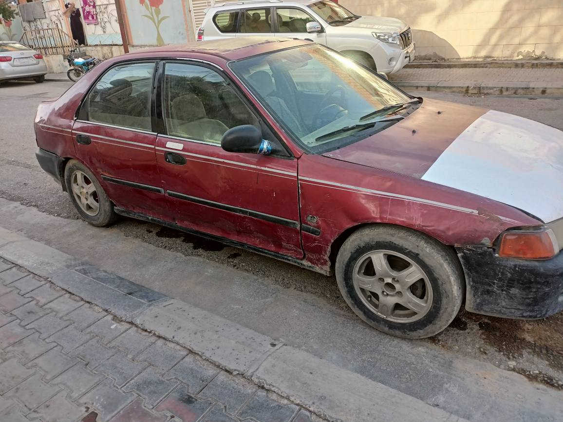 سلاو هاوريان ئه م سياره هونداى سفيك يابانى  موديل 1993 بو فروشتن گيرو مه كينه ى به شه رت سياره يكى زور كه م مه سروفه سه نه وى ئه سلى سه وزى كارتونى له گه له به شه رت ئه وه ليات مالى كه س نه بيت خاوه ن سه نه ويشى هه يه  هه ر نيزيك كفريه به لام من به دواى نه چومه هه ركه سى ويستى ئه توانى له خاوه ن سه نه وى وكاله بكات بو خوى به لام من به م شيوه ئه يفروشم  سعرى 15 گلا شوين كفرى گورينه وه ش ئه كه م گه ر شتى به دلم بيت  ژماره تلفون *********** كيفري, ديالى
