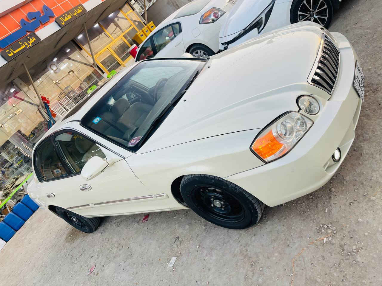 السلام عليكم
كيا اوبتيما  2004 لون ابيض صدفي 
مكينه 2700 
رقم بغداد دولي تحويل مباشر 
مصبوغه عام جماليه 
السياره جاهزه مجهزه ماناقصه كلشي 
السعر ( 63 ) وبيه مجال قليل 
الشراي يتصل *********** 
مكان السياره بابل 
  الخاص مغلق بدون حراج
