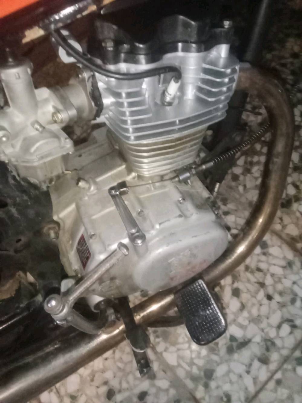 ايراني 4 كير موديل 23 مبدل فلنجه امامي وزوج وياله وزوج تايرات سعره 450 وبيه مجال للشراي مكاني بغداد الكرخ2 سيديه  وهذا رقمي *********** وبي واتساب