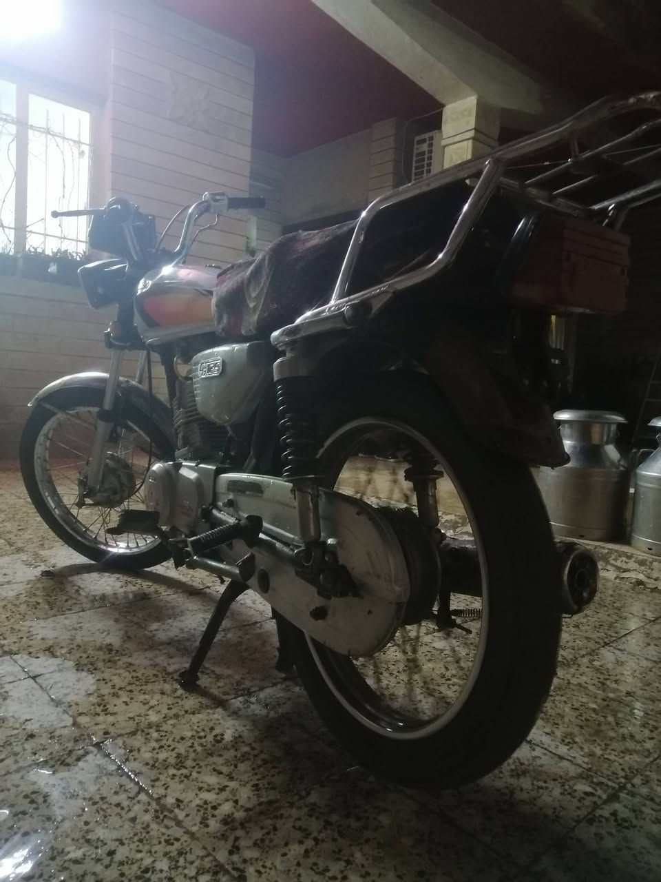 السلام عليكم ماطور للبيع اربعه كير اي عيب مابي كدام العين السعر 300.وبي مجال شي قليل الموصل حي سومر التواصل علا هاذا الرقم ***********
