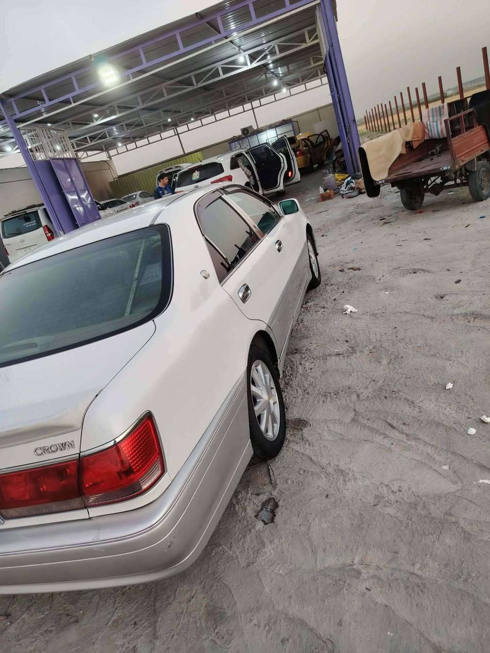 سلام عليكم
للبيع فقط السعر 115وبيه مجال  قرار 48 مدفوع الكمرك باقي بس الرقم 
موصفات 3دكم 
كرستال اصل 
شاصي 75 
ديفور الكبير 
4 كشنات كهرباء 
برده 
تحكم خلفي بصوت +دمام 
مثبت سرعه 
كير مكينه مكفولات 
حداديه جديده 
ماناقصه برغي السياره 
مكاني بالنجف
***********
