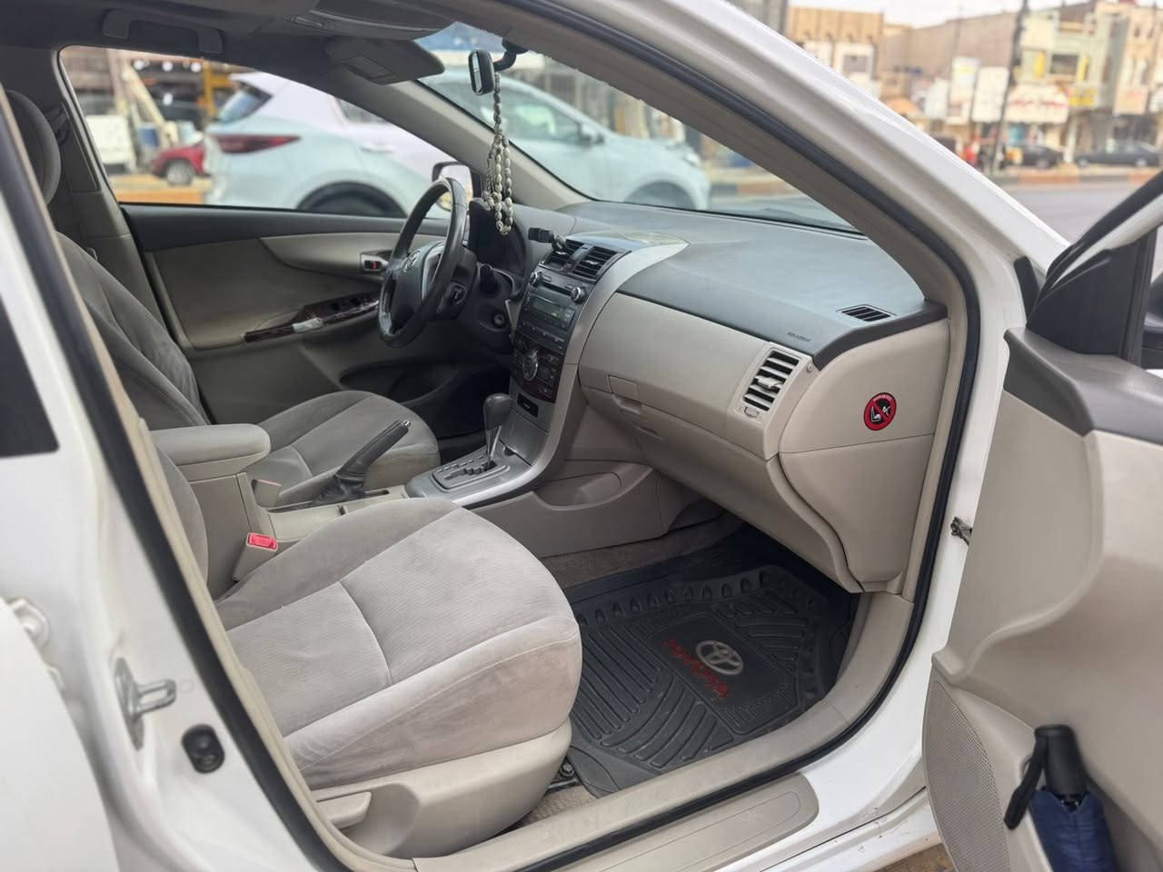 السلام عليكم كورلا 2009 خليجي محرك 1800
السعر جدا مناسب 108$
السيارة بلادية مابيها اي قطعه مضرره بيها صبغ بالجامرلغ السايق ع كد شبر بدون ضرر
السياره بيها تكشير صبغ بالقماره كما موضح بالصورة 
واني موظف ابد مافاتح حساس صار 12 سنه 
مكاني بغداد - الشعب 
تجي تفحصها وتاخذها لاتكلي هاي نقص وكذا لان اني دابيع جوه السوك


**إذا كنت صاحب هذا الإعلان وتريد حذفه لأي سبب، رجاءا أرسل رسالة إلى الدعم الفني**