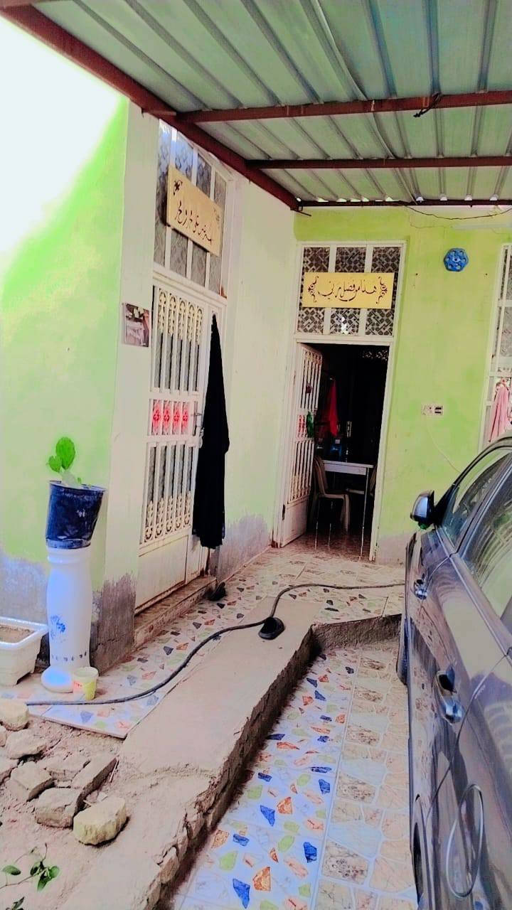 بيت للبيع طابو زراعي
المساحة 250 متر
عرفتين نوم وصالة ومطبخ وستقبال صيحات داخلي وخارجي 
السعر 55 
العنوان المعارة طريق العويسات على البزل الرئيسي 
للستفسار 
***********
*********** واتساب
