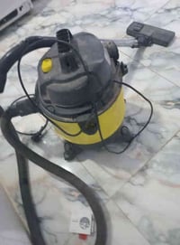 مكنسه كهربائيه للبيع مابيه شي  شرط شغل السعر خاص او تصال ع رقم الهاتف ...