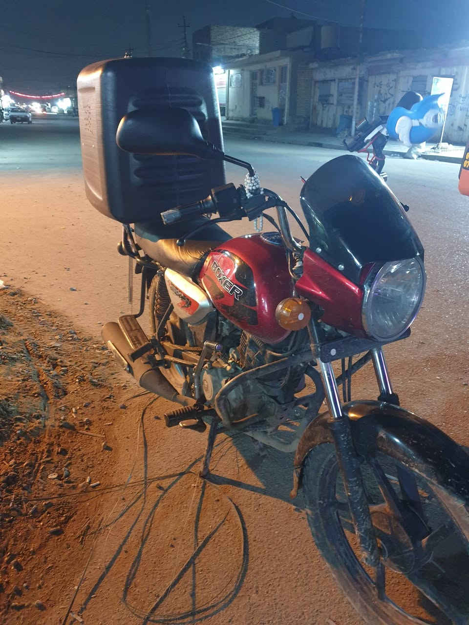 وعليكم السلام 😊
دراجتك بوكسر موديل 22-23 نضيفه ومعدل، بس مابيها اوراق وتبخير بسيط. كفاله عامه، السلف والهندر تمام بس تحتاج تشغيله بسيطه. سعرها 750 الف وبيه مجال. تواصل مع صاحبها ع *********** 🤙بغداد مدينه
