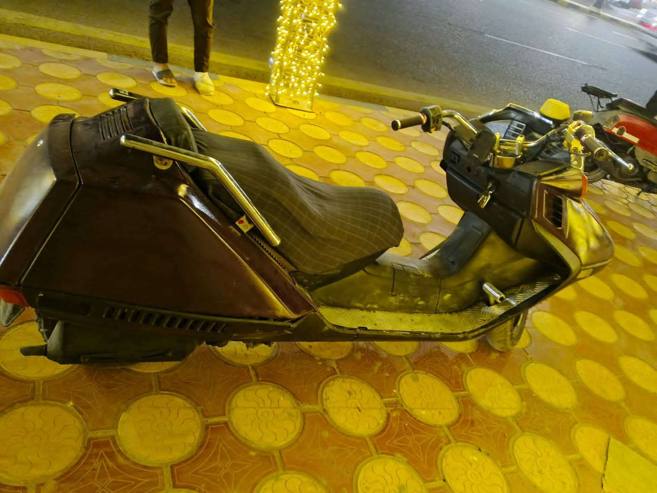 سلام عليكم الدراجه للبيع
الدراجه عليها ادامه كامله 

دبلات خلفي وامامي 
كابريته تفصيخ 
تايرات جدد
سلف وراجز 
لايت زنون عالي ناصي 
صار 6 ايام من جفتته واول مره تنفتح المكينه
حساسات شغاله   وشرط تبطنش يله تحرك
الكيلو متر شغال ترايك فوك ١٢٠
ستيرن رياضي 
امبيثري شغال 

مابيها ولا كفر نقص 
السعر ٧٠٠ وبيها مجال 

والله اذا شراي خابر وتدلل ***********
