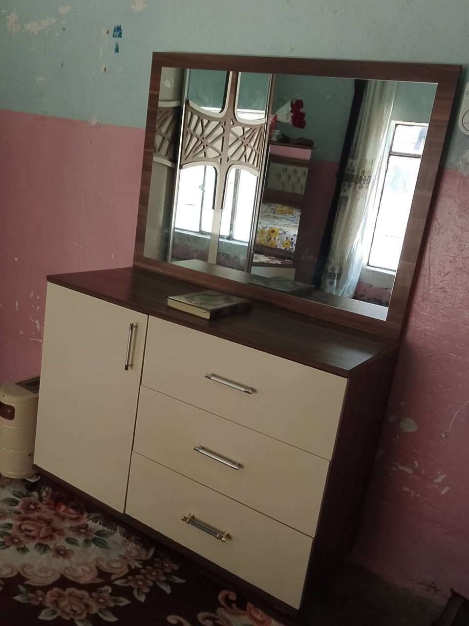 السلام عليكم غرفة نوم للبيع للأتصال ***********
