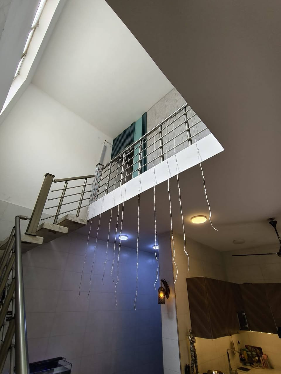 دار للبيع مساحه 80متر مربع 5*16 العنوان مدخل الحمل على شارع 15 عريض
***********
