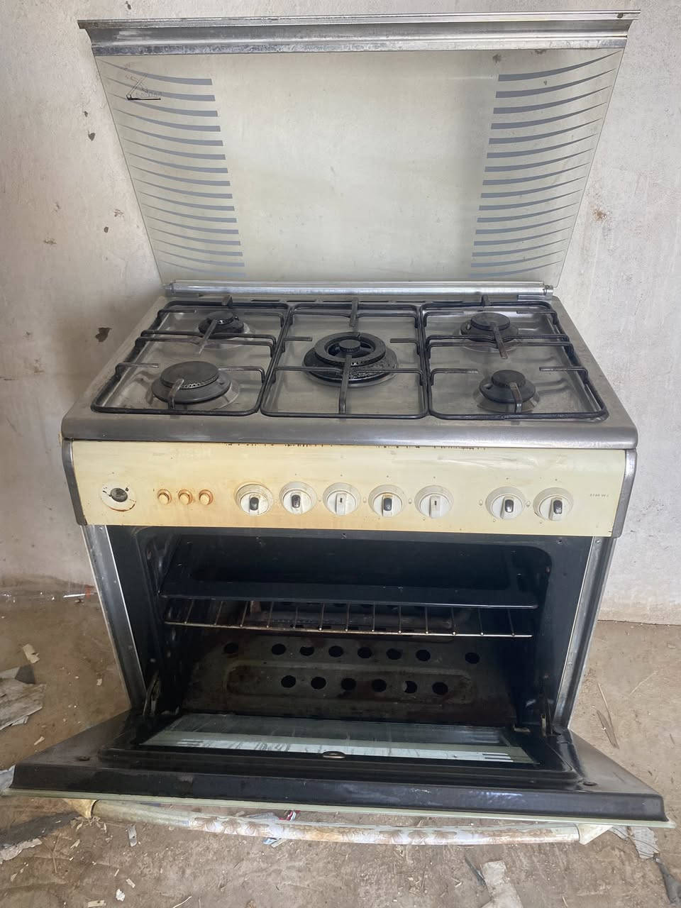 طباخ فرش مصري خمس مشاعل فرن كله شغال درجه اولى يوجد توصيل


**إذا كنت صاحب هذا الإعلان وتريد حذفه لأي سبب، رجاءا أرسل رسالة إلى الدعم الفني**
