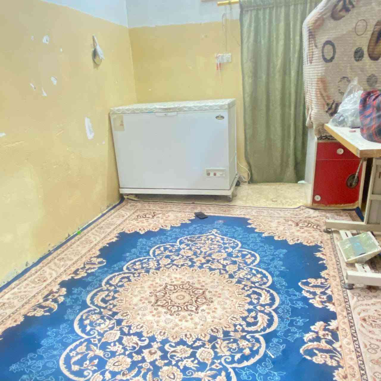 بيت البيع النجف الاشرف كوفه شارع المعمل مساحه 200  غرفتين وصاله  واستقبال  صحيات خارجيه وطارمه كبيرة ومكشوفه داخليه سعره 55 وبي مجال للاستفسار على الرقم ***********
