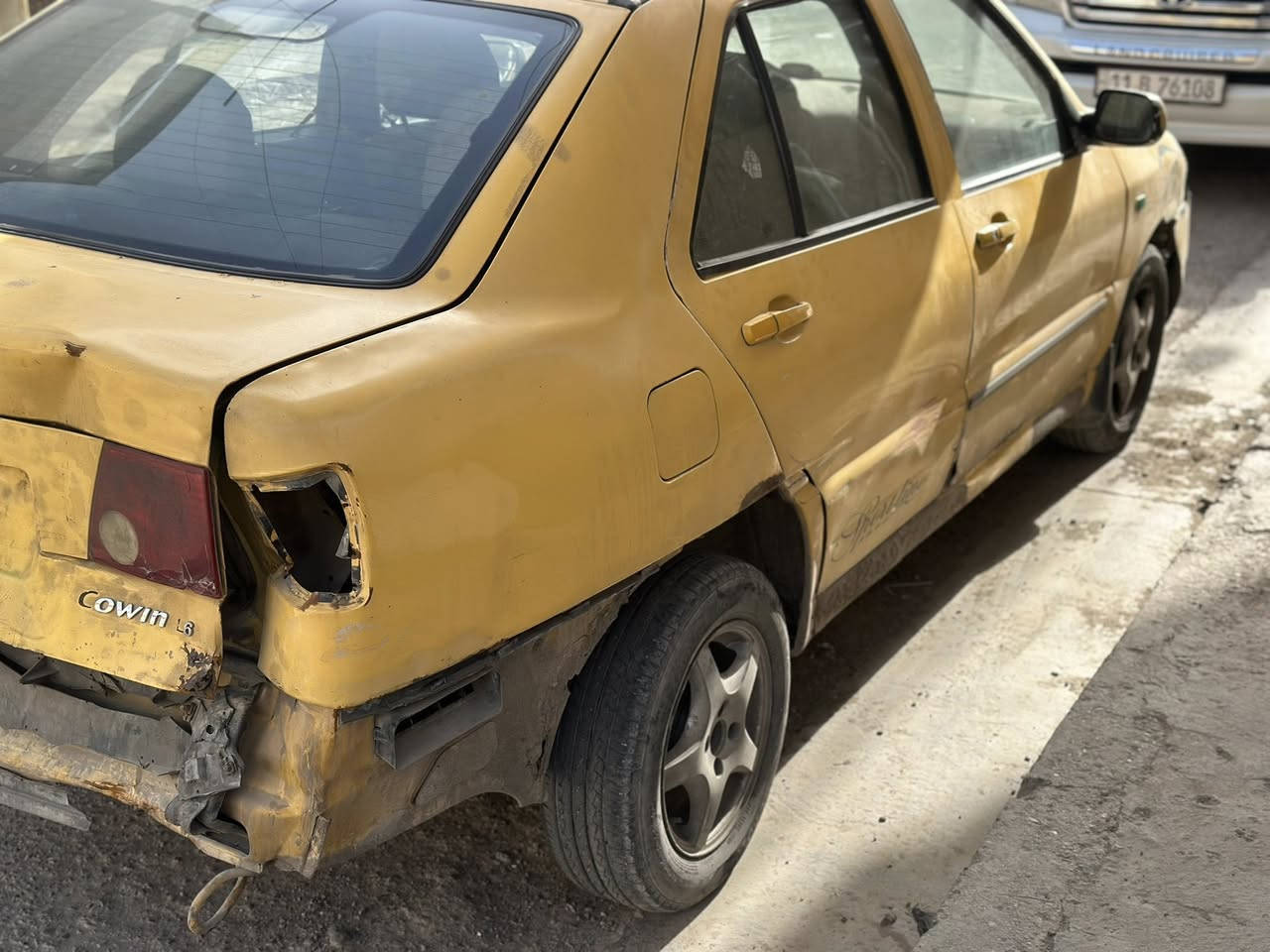 لسلام عليكم عيني شيري كوين مديل ٢٠٠٩ محور كير ومكينه كورلا عليها غرامه ٩٠٠ الف رايدها ١٥ ورقه وبيها مجال للشراي 
***********
