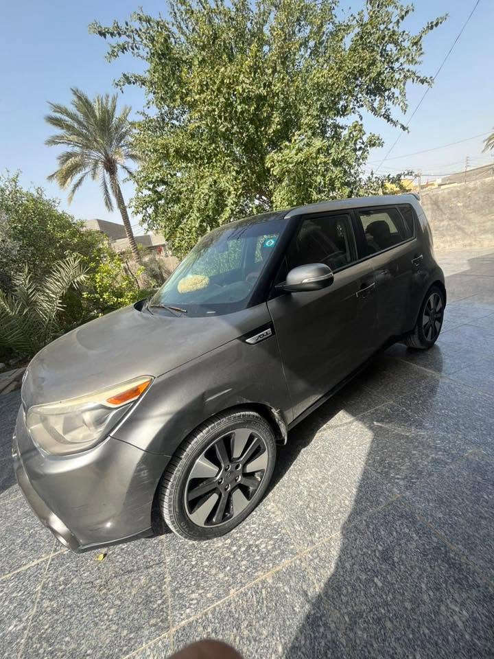 كيا صول 2016 سيارة فول مواصفات بانوراما , مكينتها  2000 نظيفة ,حدادية جديدة , تبريدها شغال تبريد كشنات شغال دواخلها نظيفة سيارة مدوشمة الكشنات جديدة سيارة بيها دحچات بسيطة حادثها چاملغ وبنيد بدون ضرر داخلي سيارة مرأة سيارة سعر السيارة 125  ورقة وبيها مجال بسيط 
للتواصل : ***********
