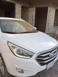 توسان خليجي 2013 سياره حلوه بيهة صبغ قليل بجنطة السونار موجود وبيهة با...