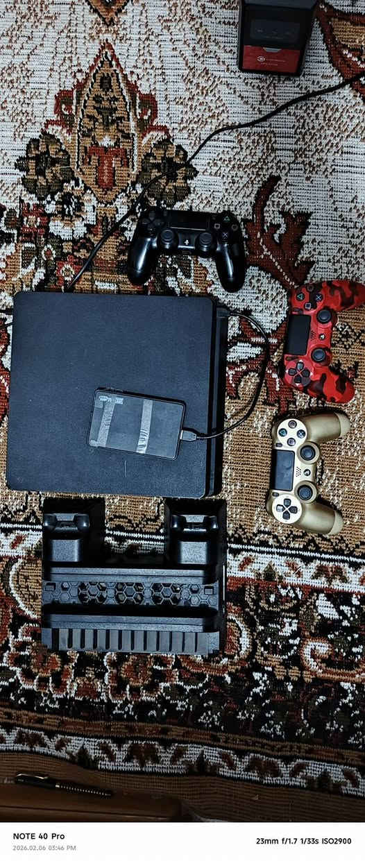 السلام عليكم بلي ستيشن فور سلم ذاكره٥٠٠  مهكر سوفت وير مع هارد ذاكره ٥٠٠ يعني يصير واحد تيره ال العاب موجودة بل صور 
مع ثلاث جوستكات 
مع فان مبرد للجهاز وشاحن للجوستكات 
مع يوبي اس جديد 
  مكان الجهاز الغزالية 
السعر ٢٠٠ الف


**إذا كنت صاحب هذا الإعلان وتريد حذفه لأي سبب، رجاءا أرسل رسالة إلى الدعم الفني**