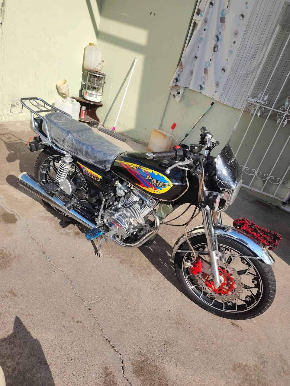 بارت عنتاني سوري اصلي كامل ماكينة ٢٠٠ كبس منفس اصلي للبيع مديل24 السعر ٧٥٠ الف ***********
