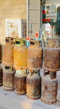 للبيع قناني فارغه للتواصل وات ساب 07886307230
