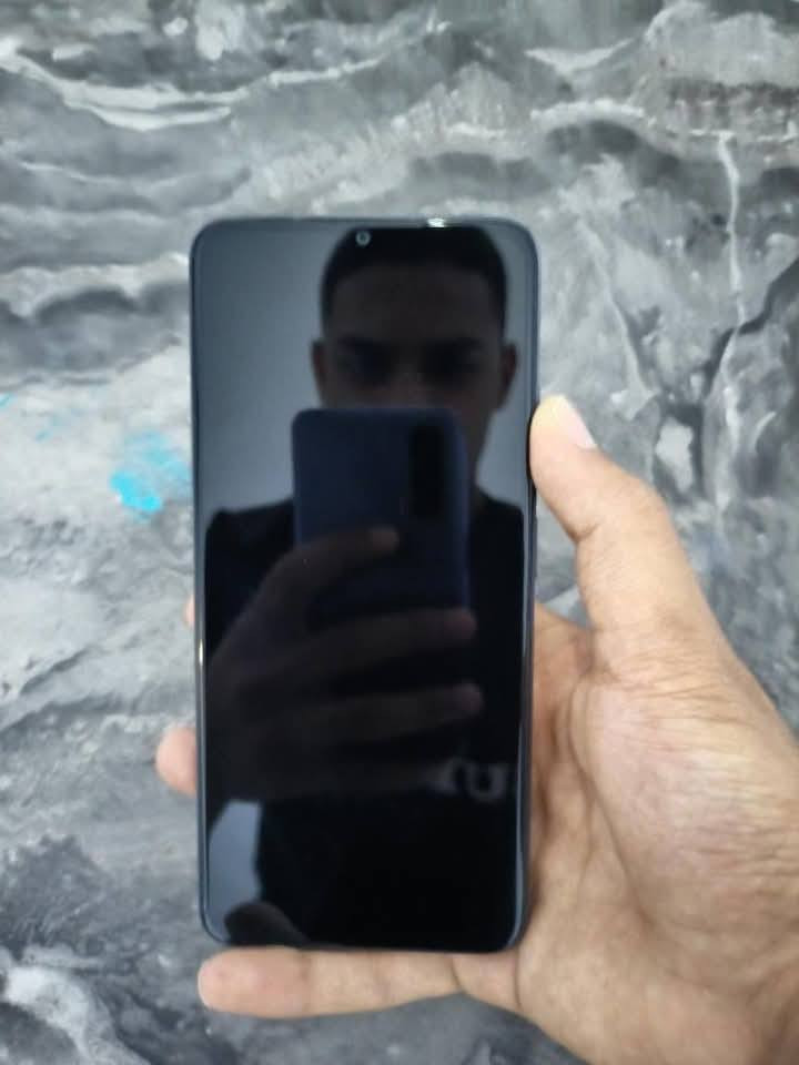 سلام عليكم عندي تكنو جهاز  ذاكرته 64كيكه و بصمه و 3كامرات سعره 75وبي مجال مكاني بغدادنهروان الشراي يجي خاص او اتصال ***********
