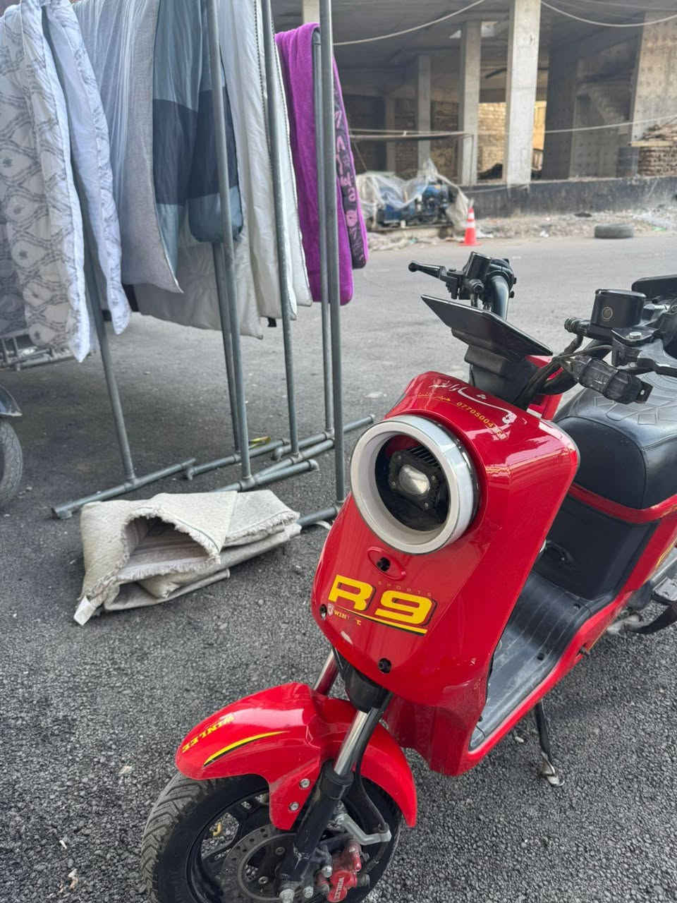 سلام عليكم دراجه شحن R9 موديل25 فول موصفات بطارياتها جدد ام ال50كيلو سعرها400وبيها مجال وهذا
الرقم *********** لتواصل على وات ساب او للاتصال
