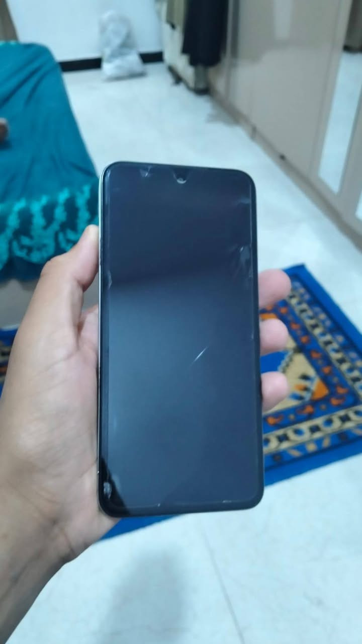 للبيع أو أمراوس📲 POCO M7 لون مميز أعلى نسخة،  وبعده علا وضع الشركه كلش نضيف
*المواصفات*
- *الذاكرة*: 256GB  عشوائيه 8+8  يعني 16GB
- *البطارية*: 7000 الاف عملاقه 
- *الشاشة*: 144هرتز - سلاسة مو طبيعية بالتمرير
- *النظام*: Android 16 محدث اخر اصدار 
ـ* بصمه جانبيه كلش سريعه الحالة*: 10/10 نضيف كلش حتا  لزكه الشركه بعده بي*الاغراض كاملة:*
*(السعر اني اخذته اب270الف وريد ابيعه أب200الف ) *المكان: بغداد مدينه صدر* وهاذه رقمي بي واتساب*********** توصيل ماعندي
