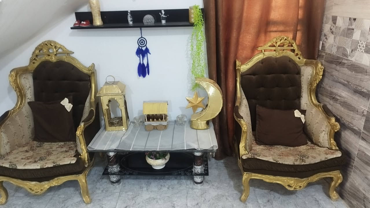 غراض للبيع كوت حي الحكيم ***********
