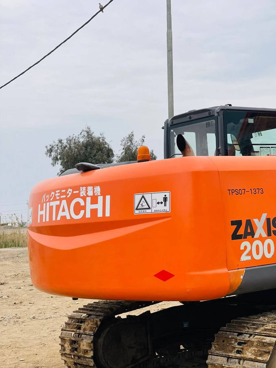 للبيع زت ثريه موديل 2012اصل مكفوله كفاله عامه  بطعم زيرو دخول جديد  وضع شركه شرط عدد ساعات العمل 9الف قطرت صبغ ما بيه مكانه واسط تقاطع زبيديه ***********+++*********** مكينه جاهزه وجديده بمعنه الكلمه   منفيس
