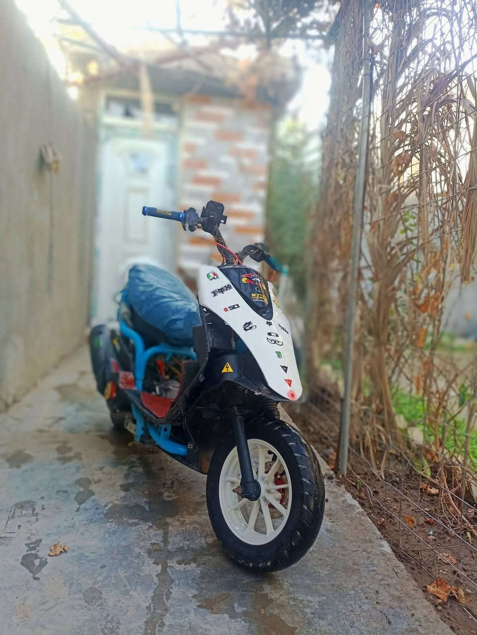 السلام عليكم
دراجه ماكس مال العب ✈️
 
 الدراجه بيها شلعه تشك الكاع 
شغاله سلف أو هندر بكل وقت 
                          
                                      بوشه 55 كابريتر غفاز 
مزوده يدات +,توجه+دبل خلفي +كابريتر غفاز 
نضافه الدراجه 90٪ سعر 400او بيها مجال بصيط

                            ***********
                            ***********👉بيه واتساب
