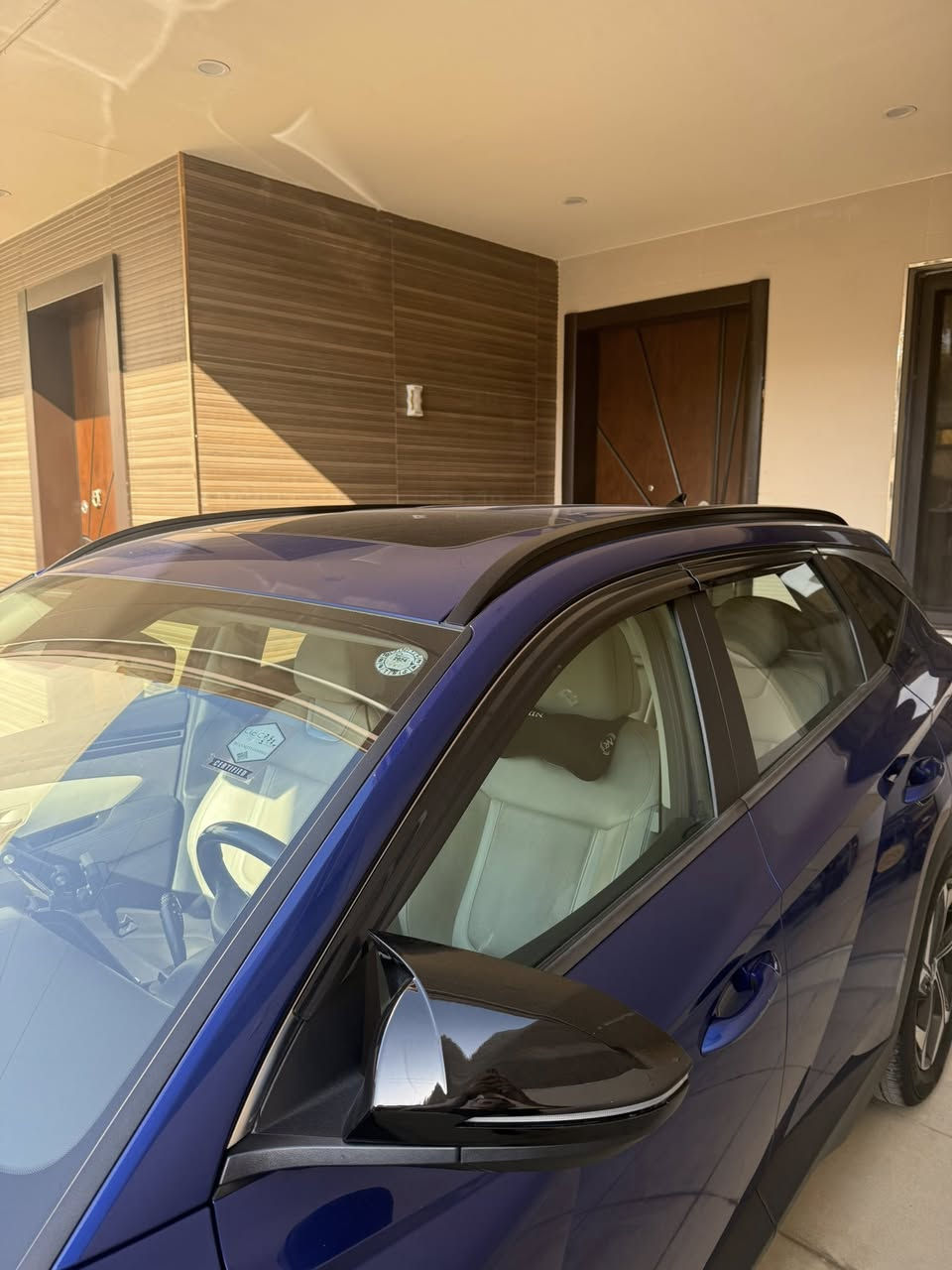 السلام عليكم توسان 2022 للبيع وارد أمريكي مواصفات بصمه فتحة كرسي كهرباء تبريد تدفئه مقاعد شاشه دجتال رادار امامي جانبي قياده ذاتيه اوتو هولد ضربتها موضحه بلصورة السيارة باسمي رقم أربيل  ماشية 64 الف السعر 185 مكاني بغداد ***********
