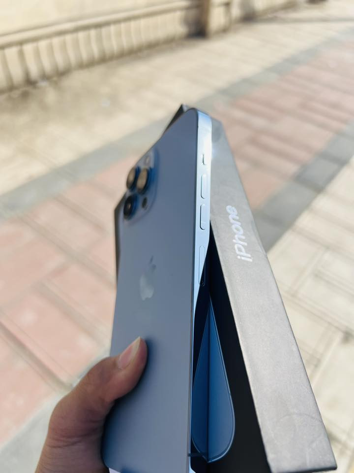 ‏سلام عليكم أيفون 13 برو ماكس ‏اللون المميز البحري بالذاكرة 256 بطارية 85 بلادية غير محفزه عدد دورات الشحن 806 مرات الجهازاخوي الجديدة معنى الكلمة نظافة 100% 100 كامل ملحقات المكان الناصرية المركز السعر اتصال فقط ***********￼
