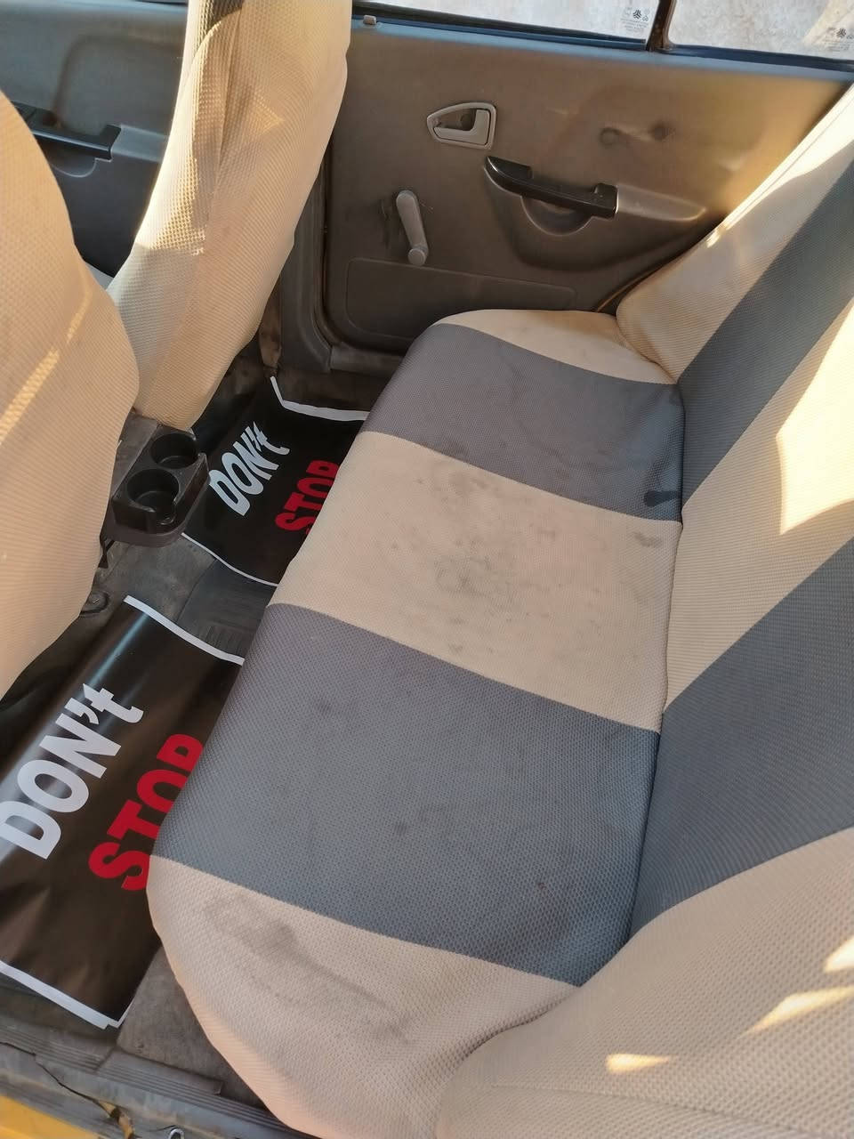 السلام عليكم سايبا ٢٠١٣سيارة كير ومحرك وتخم تاير وكلج وباتري تمام بس الدرايم شفت جهت العبري بي طكطكه والشاصي الايمن بي فطر السيارة باسمي رقم انكليزي هيئه وغرامات  مصفرة سنوية لغاية ٢٠٣٠ السعر ٢٦ ورقة وبيها مجال بسيط
الاستفسار الاتصال ***********
***********
